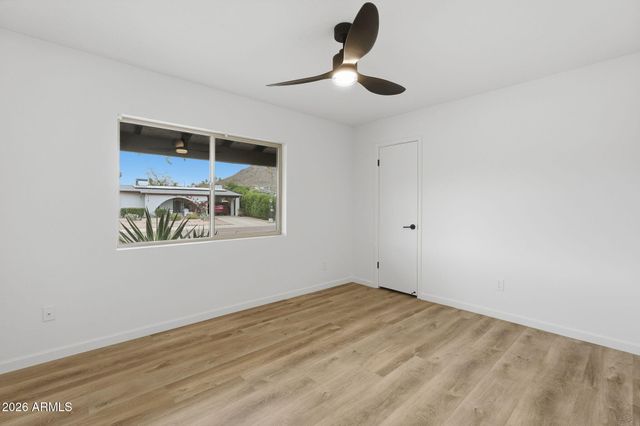 2134 E BECK Lane, Phoenix, AZ 85022