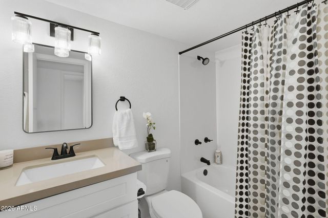 2134 E BECK Lane, Phoenix, AZ 85022