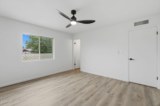 2134 E BECK Lane, Phoenix, AZ 85022