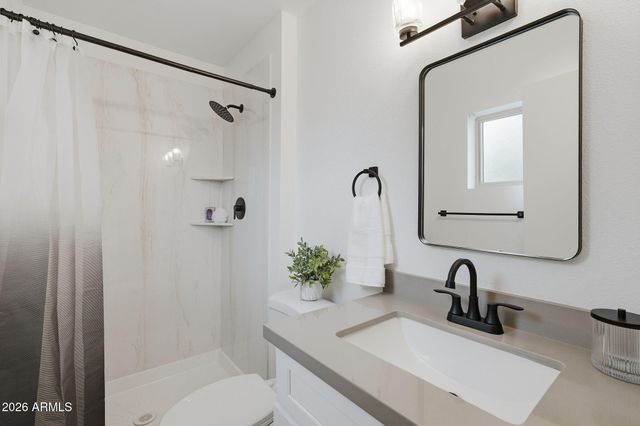 2134 E BECK Lane, Phoenix, AZ 85022