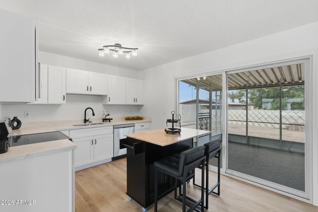2134 E BECK Lane, Phoenix, AZ 85022