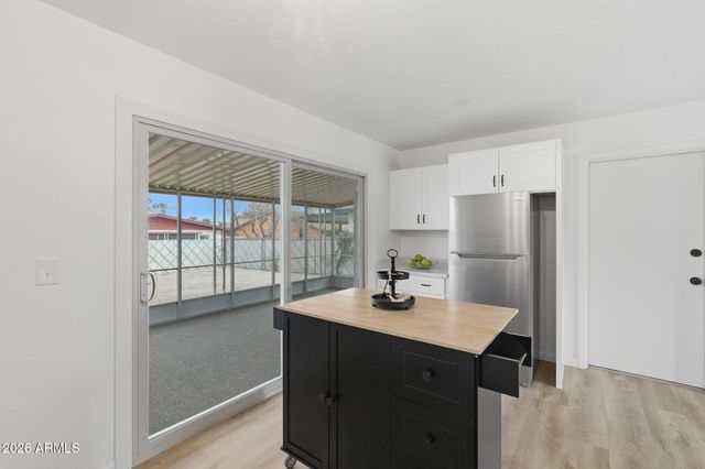2134 E BECK Lane, Phoenix, AZ 85022