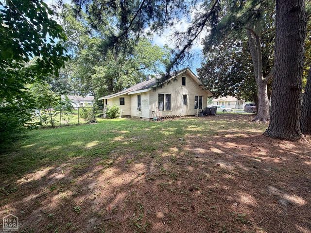 301 W Ruby, Paragould, AR 72450