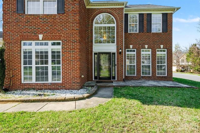 2529 Waters Vista Circle, Charlotte, NC 28213
