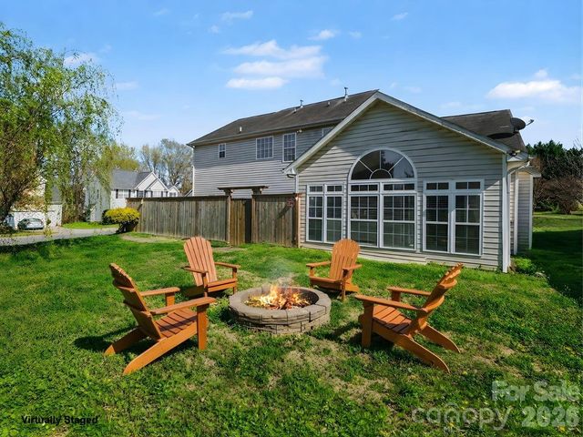 2529 Waters Vista Circle, Charlotte, NC 28213