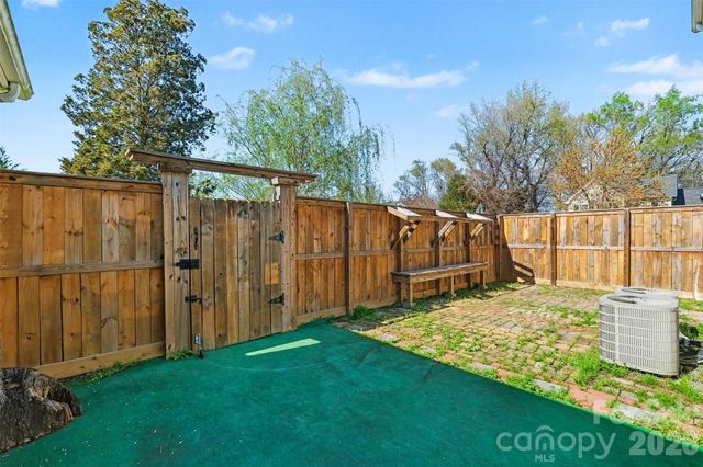 2529 Waters Vista Circle, Charlotte, NC 28213