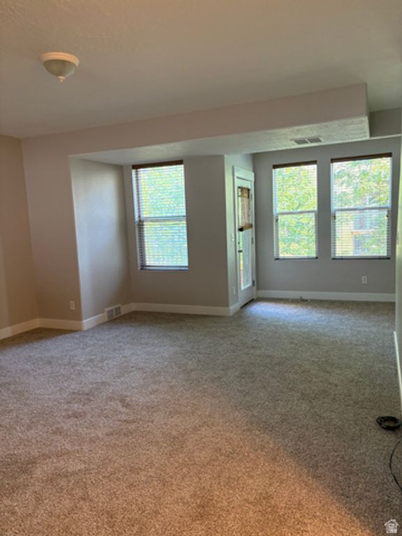 Image 13 of property listing at 162 W BARRY LINKS WAY, South Salt Lake, UT 84115
