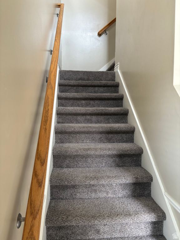 Image 8 of property listing at 162 W BARRY LINKS WAY, South Salt Lake, UT 84115
