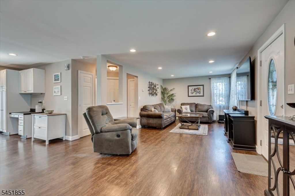 1614 Windrew Ave, South Plainfield Boro, NJ 07080 — photo 3