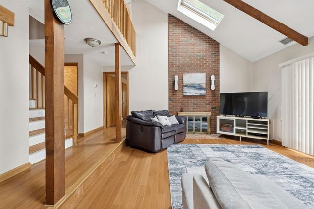 20 Murdock Rd, Stoneham, MA 02180