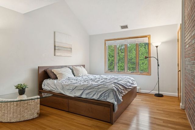 20 Murdock Rd, Stoneham, MA 02180