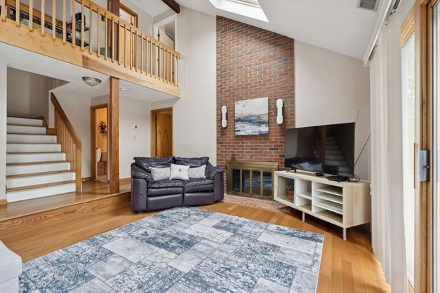 20 Murdock Rd, Stoneham, MA 02180