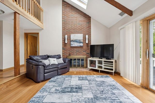 20 Murdock Rd, Stoneham, MA 02180