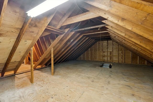 20 Murdock Rd, Stoneham, MA 02180