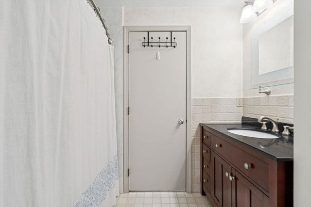 20 Murdock Rd, Stoneham, MA 02180