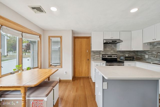 20 Murdock Rd, Stoneham, MA 02180