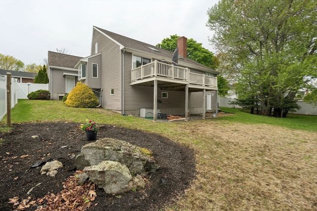 20 Murdock Rd, Stoneham, MA 02180