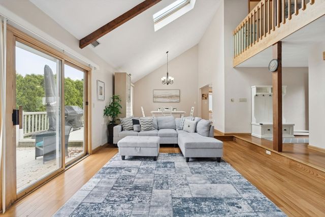 20 Murdock Rd, Stoneham, MA 02180