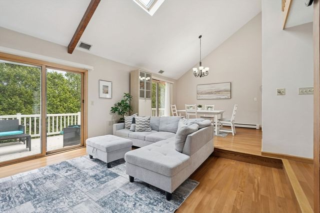 20 Murdock Rd, Stoneham, MA 02180