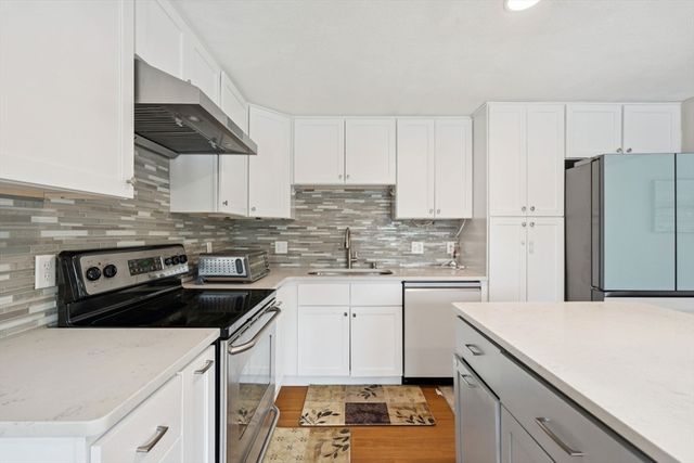 20 Murdock Rd, Stoneham, MA 02180