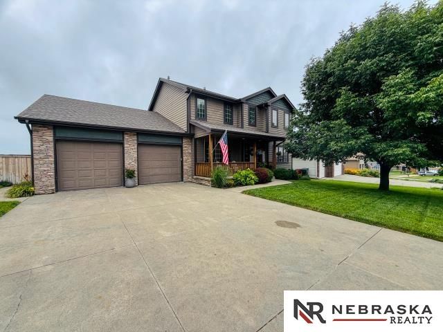 10708 S 214th Street, Gretna, NE 68028
