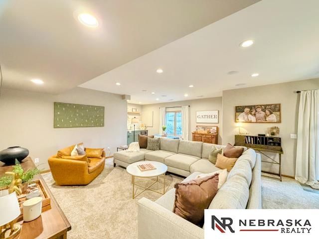 10708 S 214th Street, Gretna, NE 68028