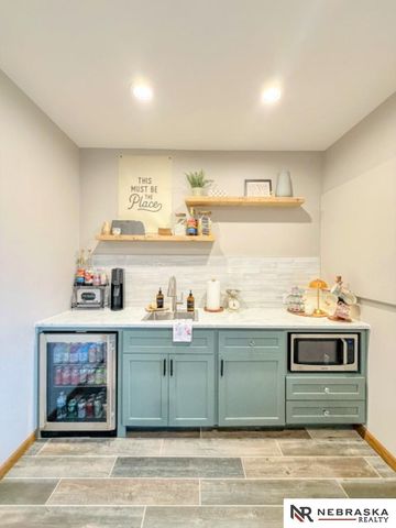 10708 S 214th Street, Gretna, NE 68028