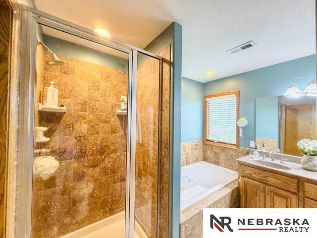 10708 S 214th Street, Gretna, NE 68028