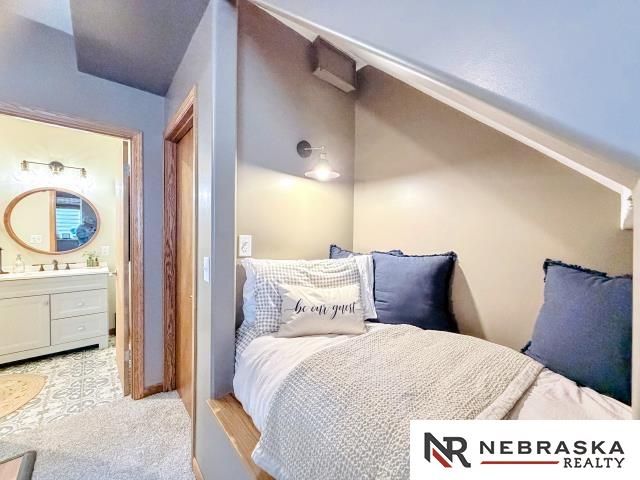10708 S 214th Street, Gretna, NE 68028