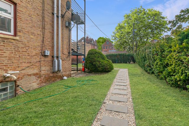 1303 W Flournoy Street 2R, Chicago, IL 60607