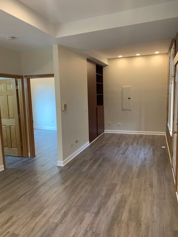 1303 W Flournoy Street 2R, Chicago, IL 60607