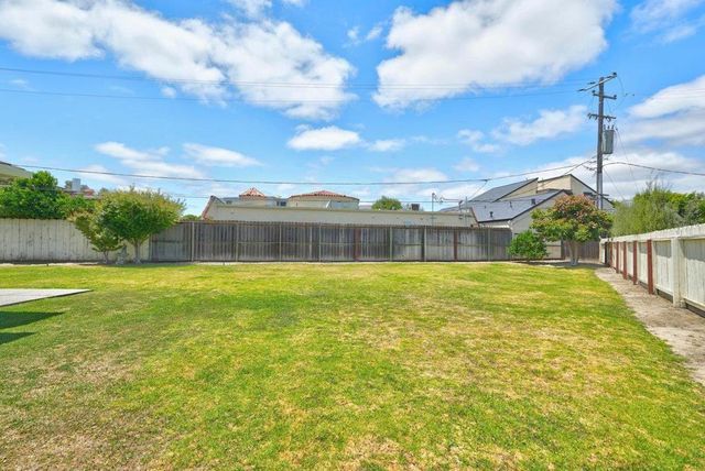 1102 San Marcos Drive, Salinas, CA 93901
