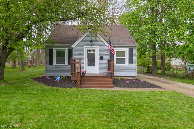 2019 Beverly Hills Drive, Richmond Heights, OH 44143
