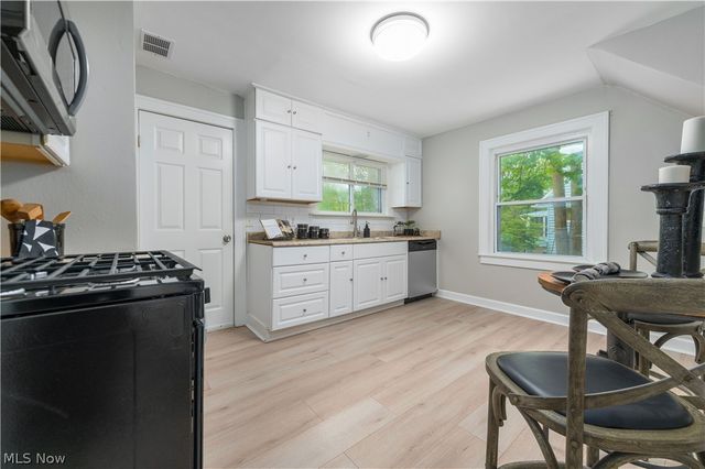 2019 Beverly Hills Drive, Richmond Heights, OH 44143
