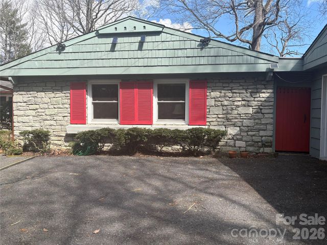 126 Ridgeview Road, Spruce Pine, NC 28777