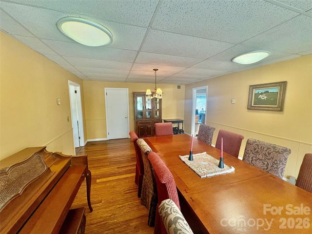 126 Ridgeview Road, Spruce Pine, NC 28777