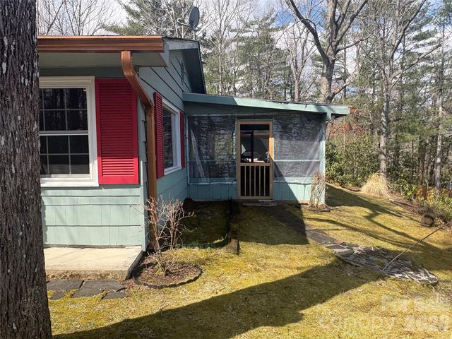 126 Ridgeview Road, Spruce Pine, NC 28777