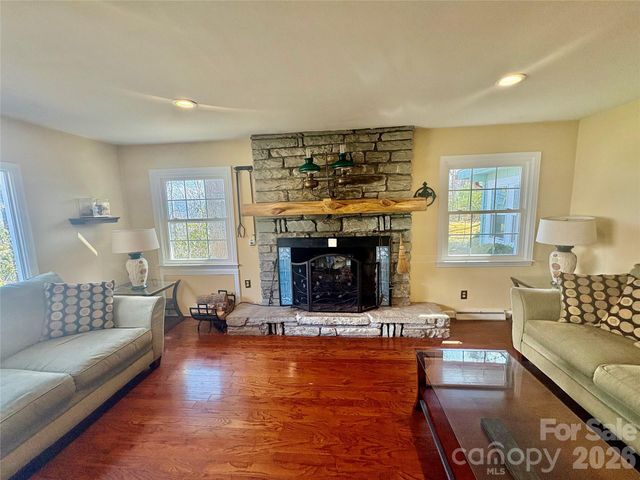 126 Ridgeview Road, Spruce Pine, NC 28777