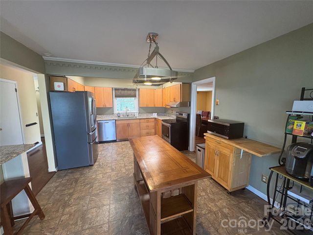 126 Ridgeview Road, Spruce Pine, NC 28777