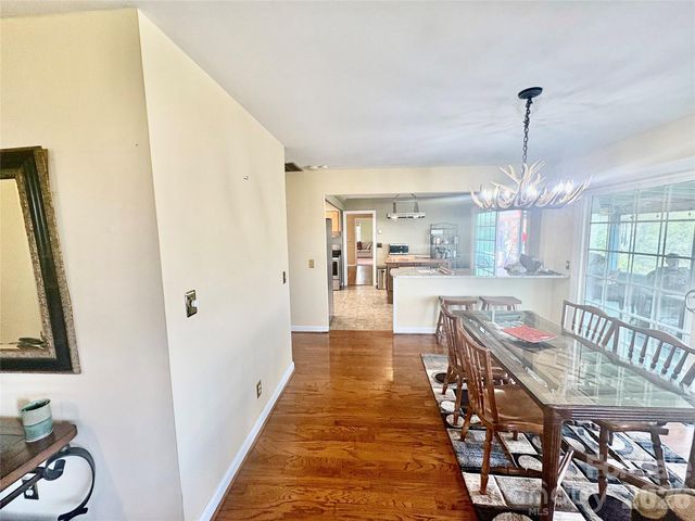 126 Ridgeview Road, Spruce Pine, NC 28777