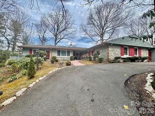 126 Ridgeview Road, Spruce Pine, NC 28777