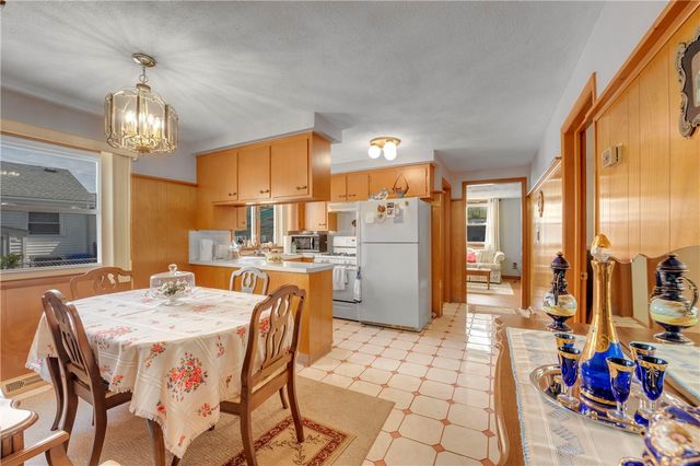 8 No Rose Street, East Providence, RI 02914