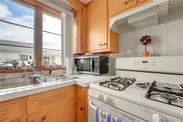 8 No Rose Street, East Providence, RI 02914
