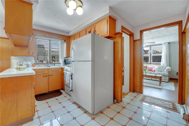 8 No Rose Street, East Providence, RI 02914