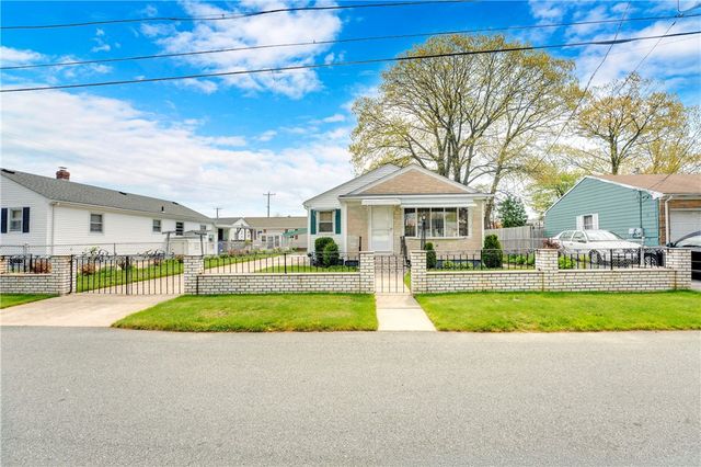 8 No Rose Street, East Providence, RI 02914