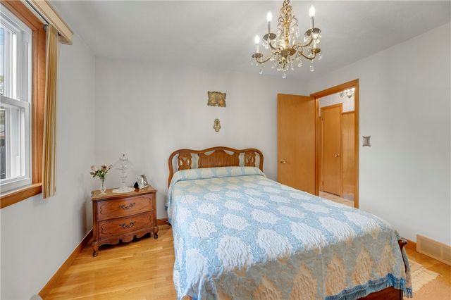 8 No Rose Street, East Providence, RI 02914