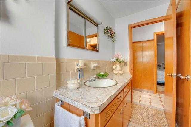 8 No Rose Street, East Providence, RI 02914