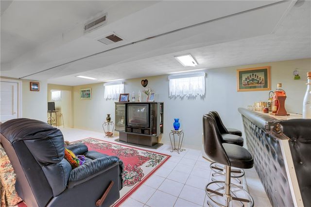 8 No Rose Street, East Providence, RI 02914