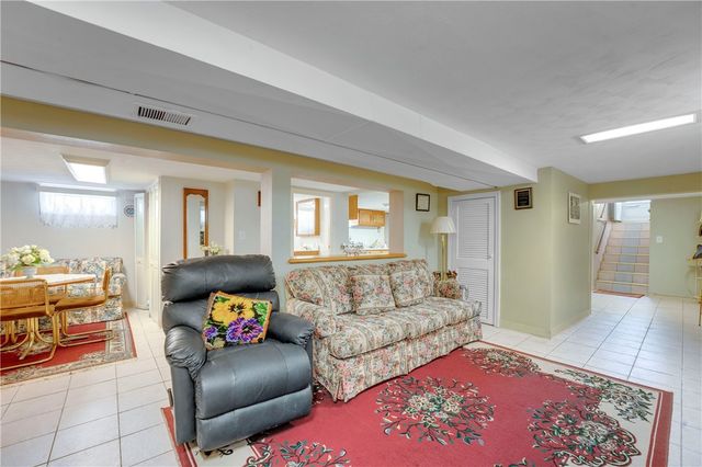 8 No Rose Street, East Providence, RI 02914