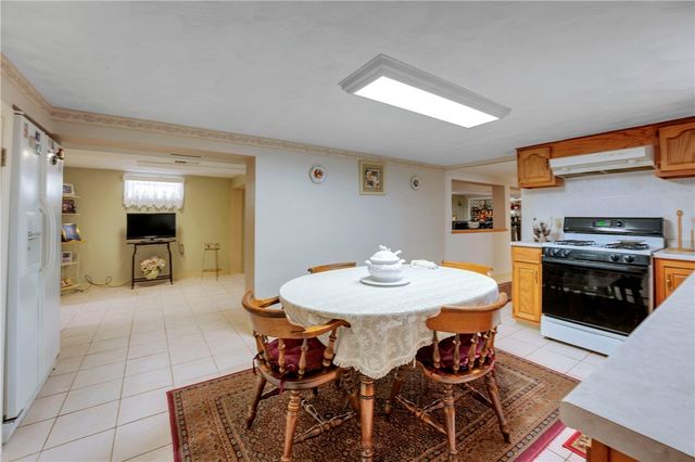 8 No Rose Street, East Providence, RI 02914